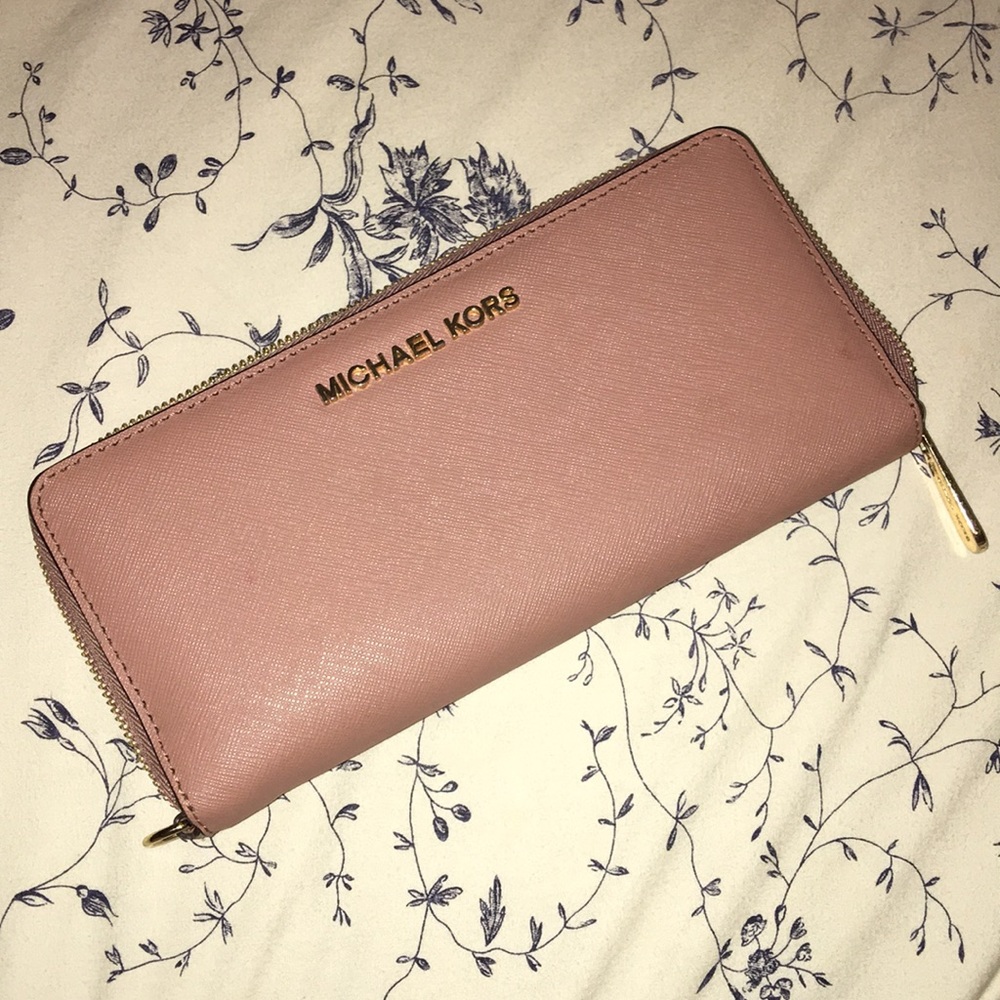 Dusty rose Michael kors wallet